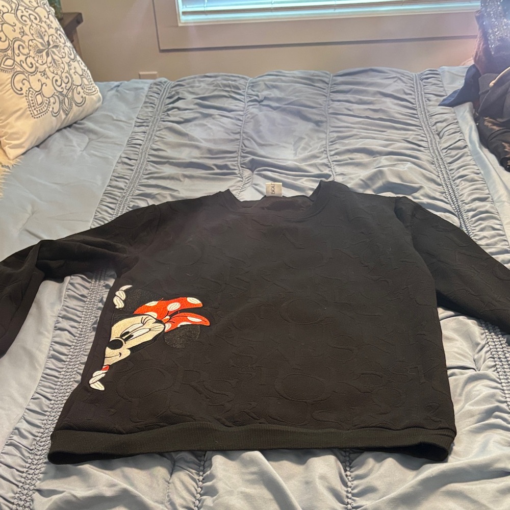 Stylish Black Sweater with Character Design-Disney Minnie Mouse